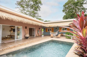 Villa Salome Walk to Tamarindo beach center
